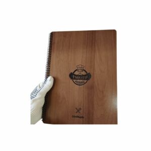 Capa de cardápio em Madeira